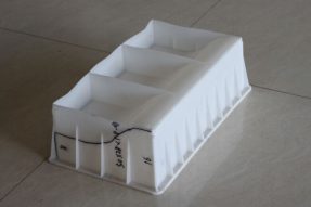 使用混凝土路側石塑料模具澆筑路側石過程中能否確定水泥混凝土配比？